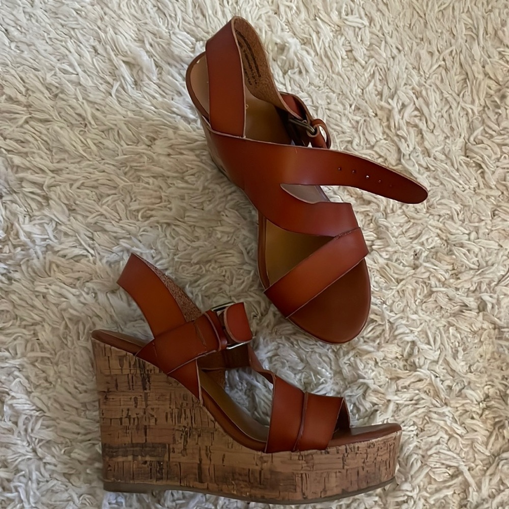 Mossimo wedge heel brown